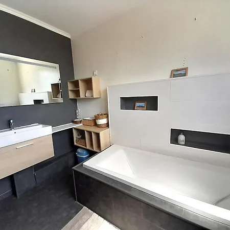 Holiday home Du Relai Du Chateau - Parc Oriental - Puy Du Fou *